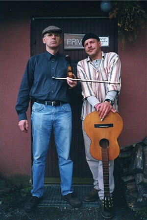 2001 mit Konrad "Bones" Windisch